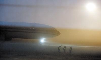 浦東機(jī)場進(jìn)出港航班幾乎全線停航