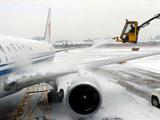長春機場因大雪關(guān)閉 千余人滯留