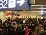 成都雙流機場因四川大霧萬余人滯留
