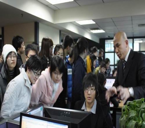 大連海事大學(xué)百名師生來訪錦程集團(tuán)